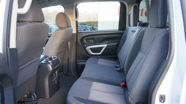 Used 2024 Nissan Titan SV w/ SV Convenience Package image 33