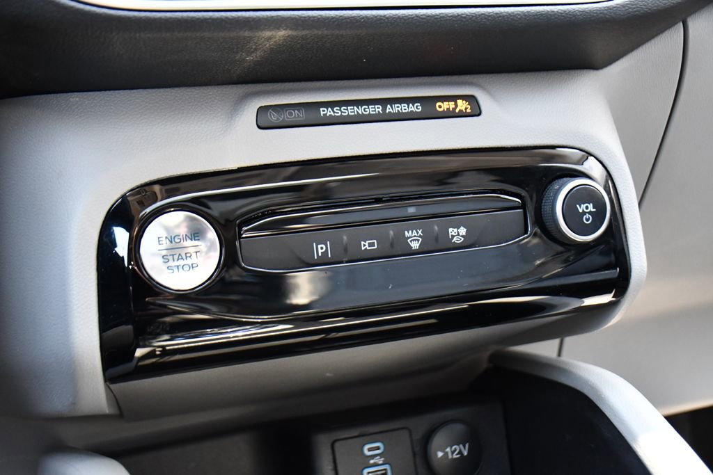 Used 2023 Ford Escape Platinum w/ Premium Technology Package AWD/4WD image 30