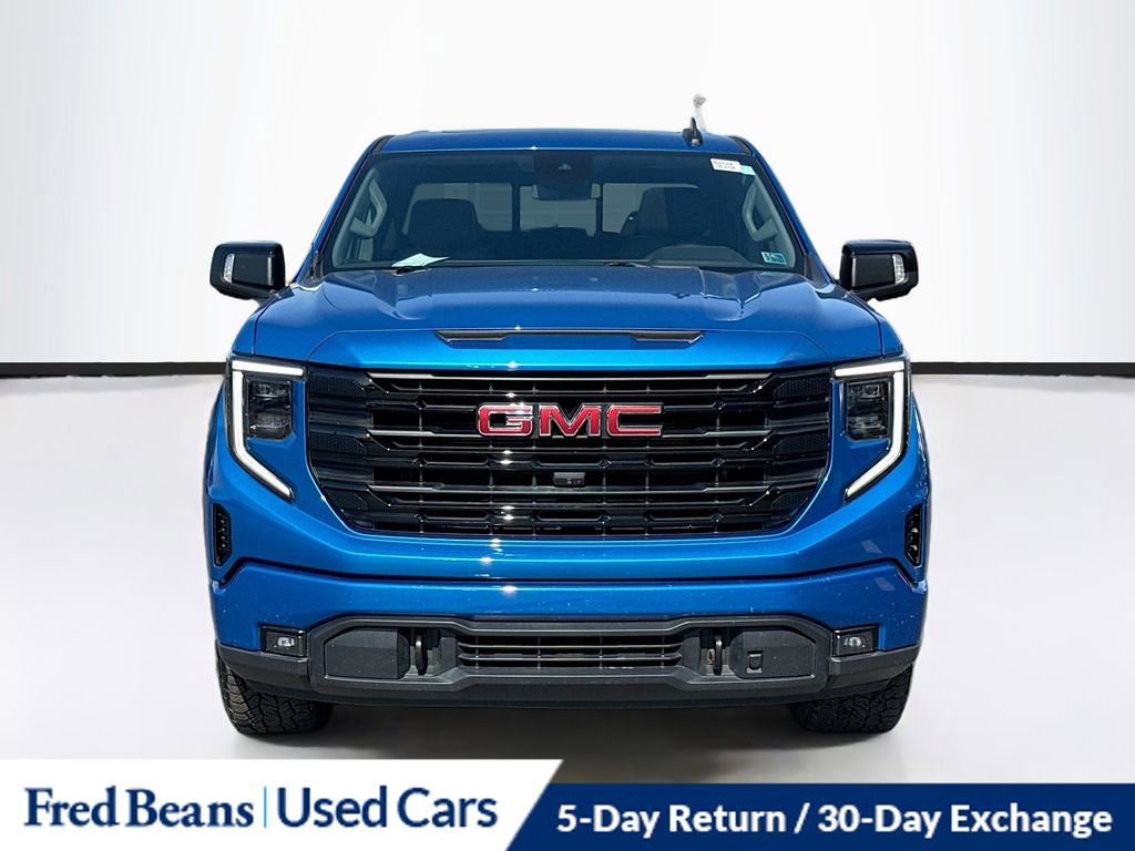Used 2022 GMC Sierra 1500 Elevation w/ Elevation Premium Package AWD/4WD image 2
