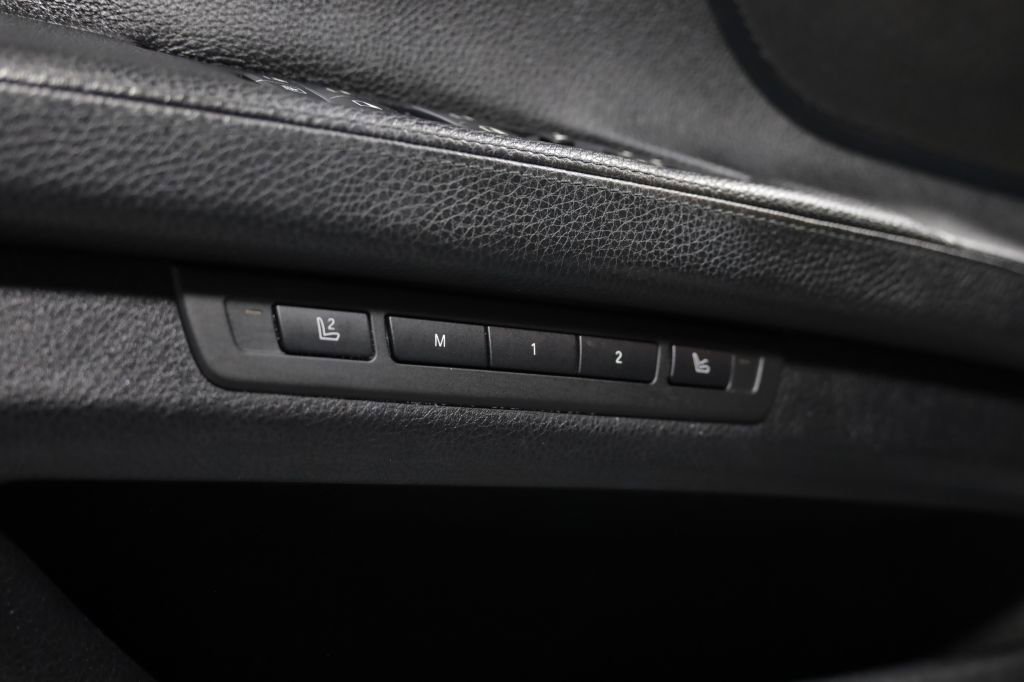 Used 2012 BMW 740Li image 12