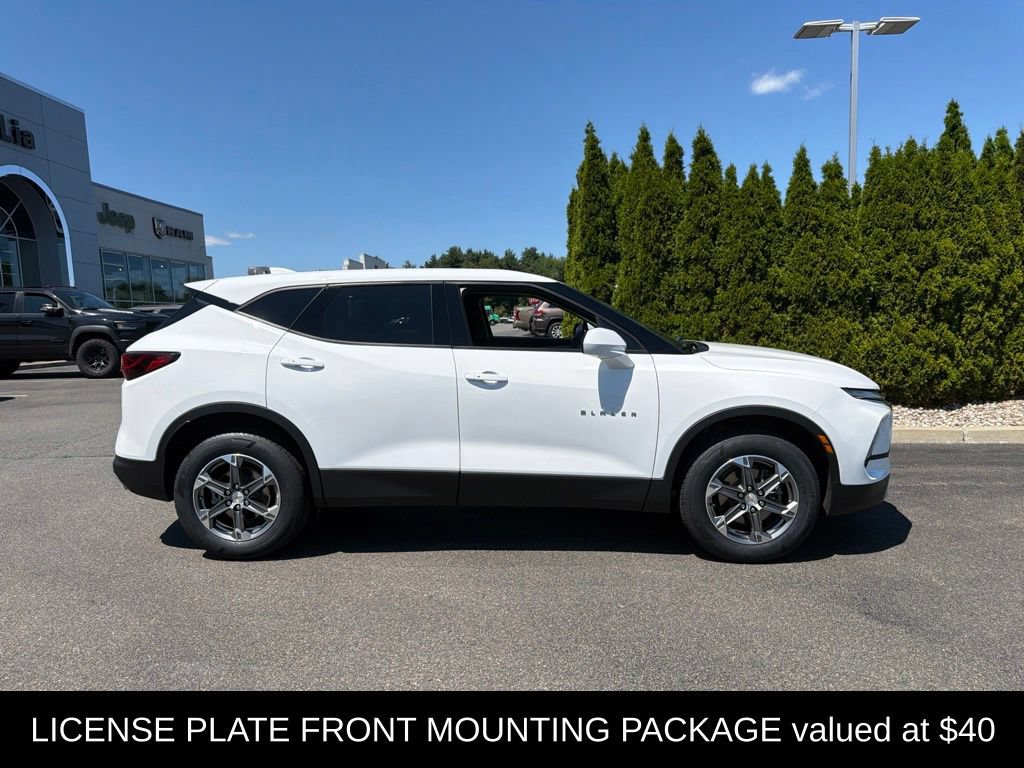 Used 2024 Chevrolet Blazer LT AWD/4WD image 2
