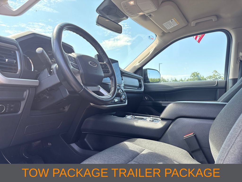 Used 2024 Ford Expedition XLT AWD/4WD image 5
