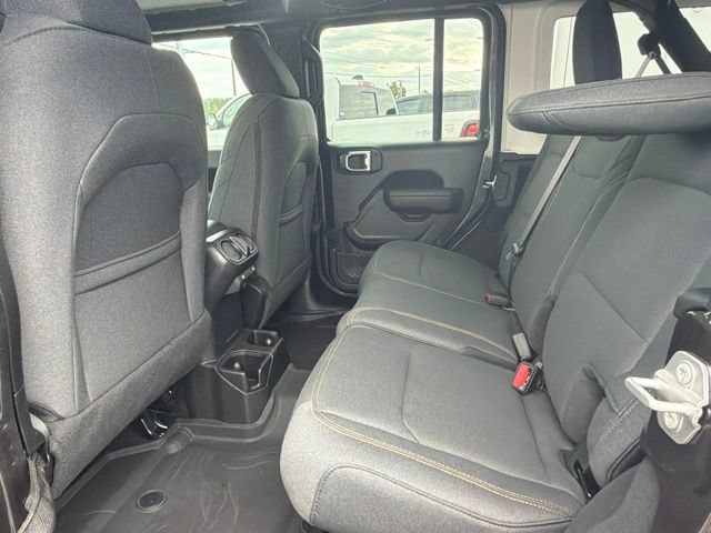 Used 2024 Jeep Wrangler Unlimited Sport AWD/4WD image 16
