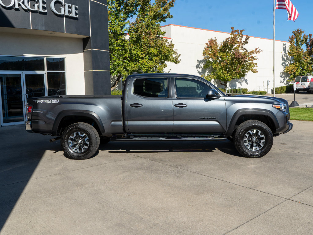 Used 2022 Toyota Tacoma TRD Off-Road AWD/4WD image 8
