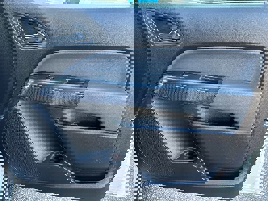 Used 2016 Chevrolet Colorado Z71 AWD/4WD image 17