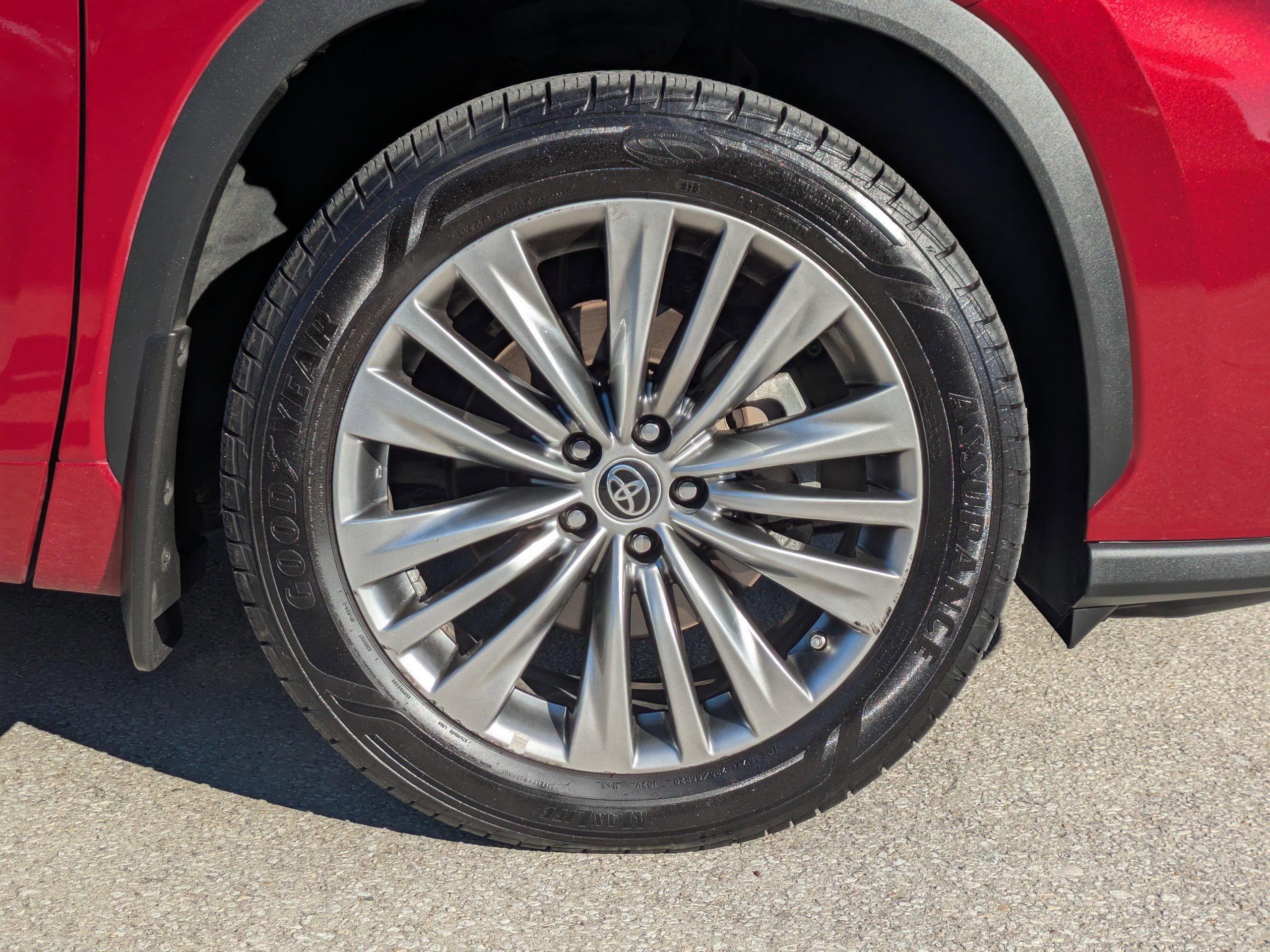 Used 2022 Toyota Highlander Platinum image 12