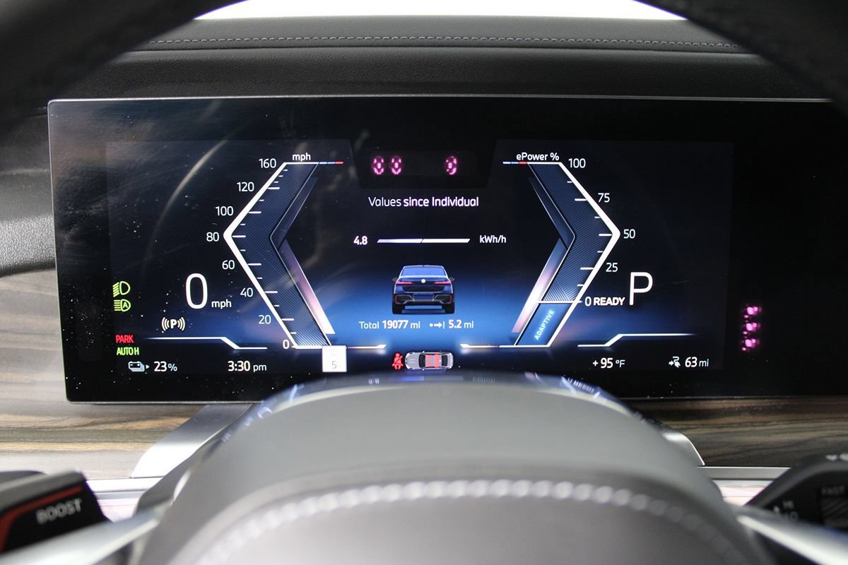 Used 2023 BMW i7 xDrive60 AWD/4WD image 24