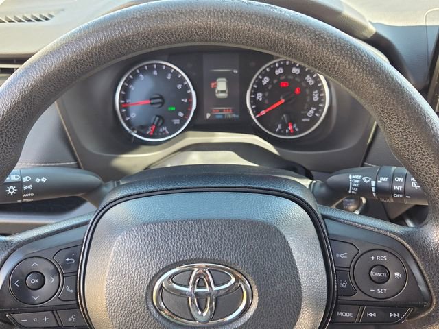Used 2022 Toyota RAV4 XLE image 22