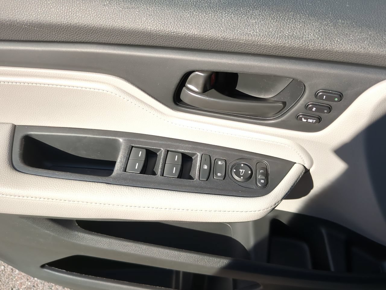Certified 2024 Honda Odyssey EX-L image 17
