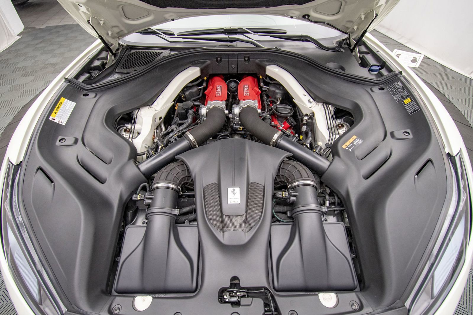 Used 2019 Ferrari Portofino RWD image 51