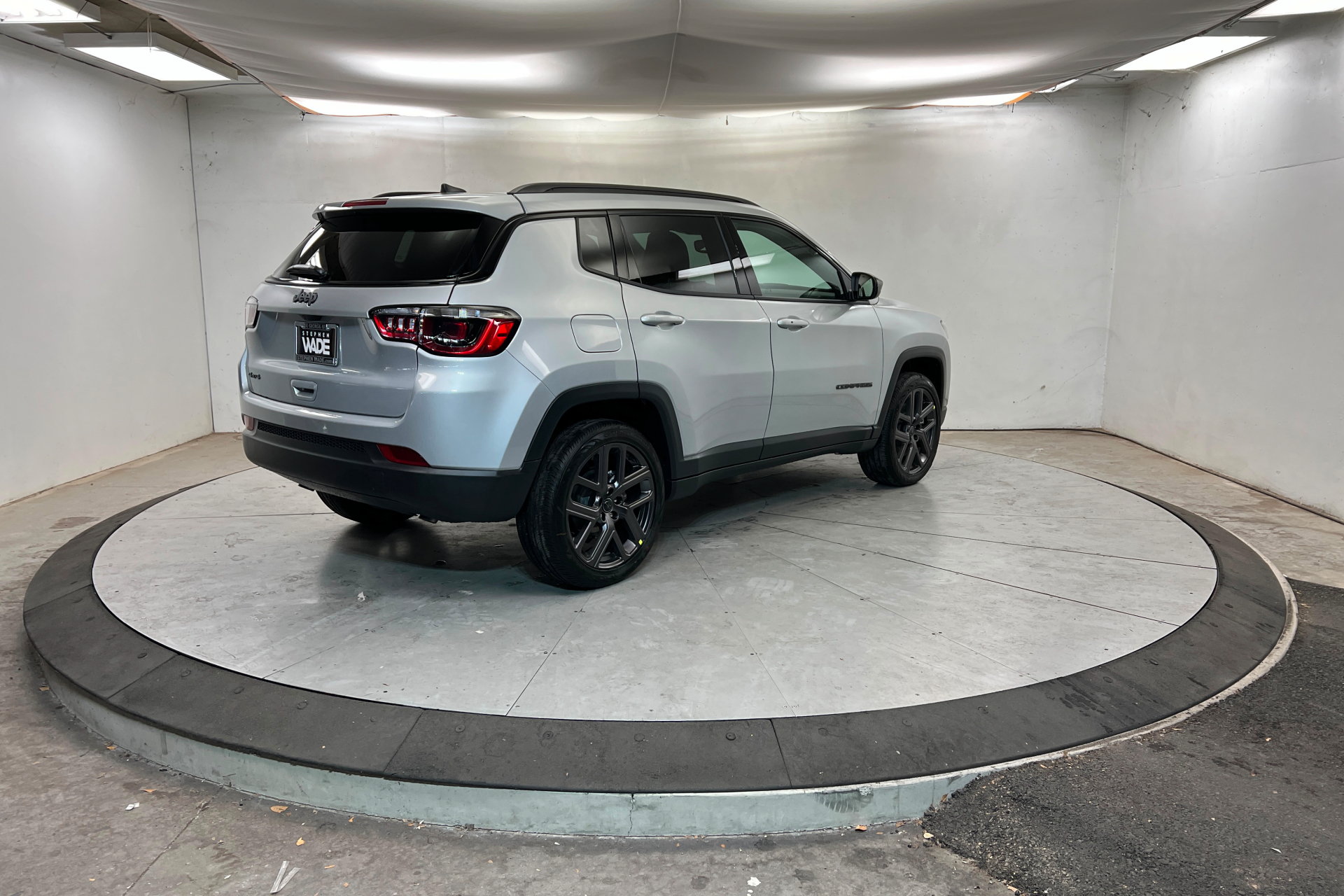 New 2026 Jeep Compass Latitude AWD/4WD image 5