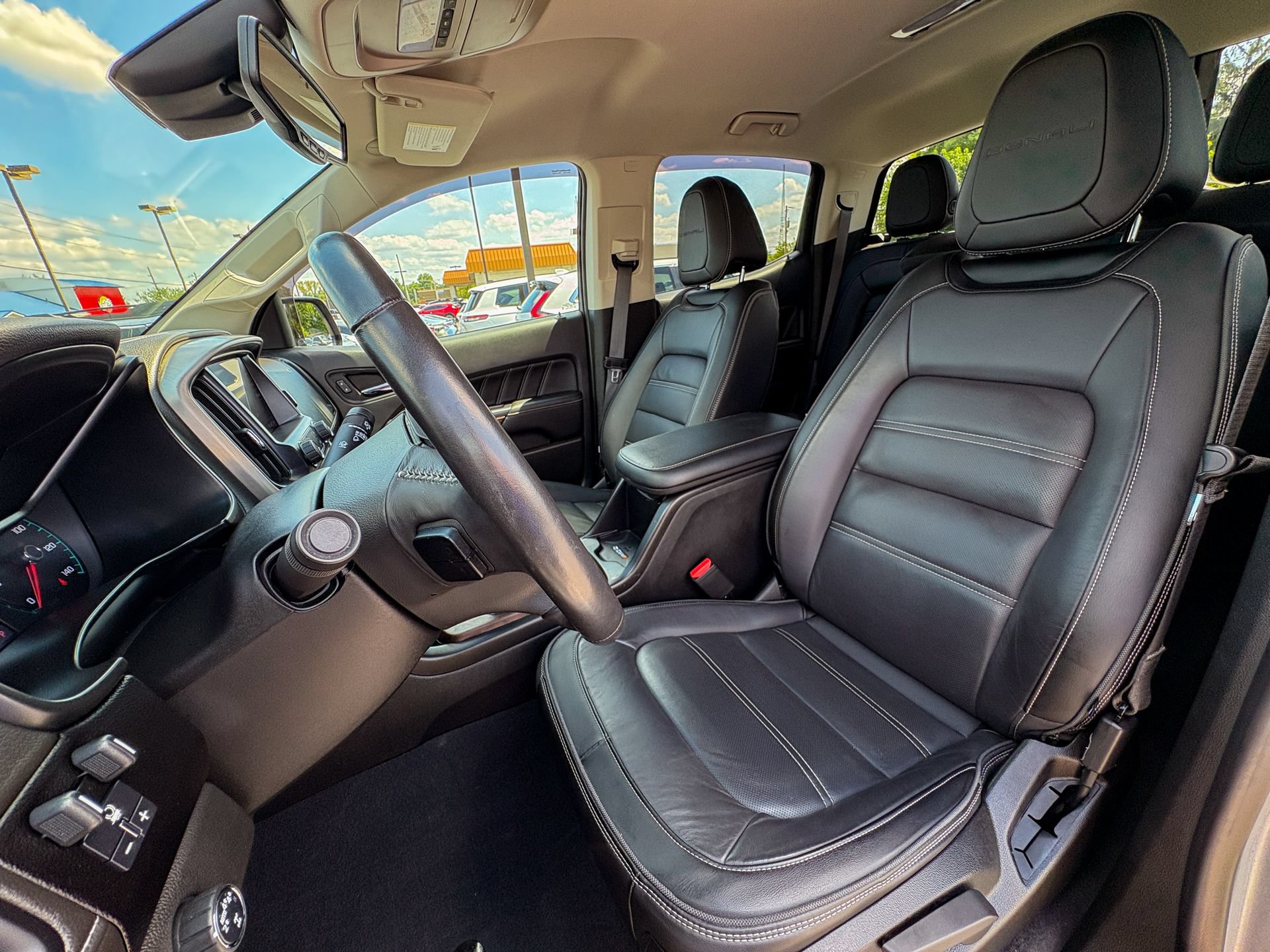 Used 2022 GMC Canyon Denali AWD/4WD image 30