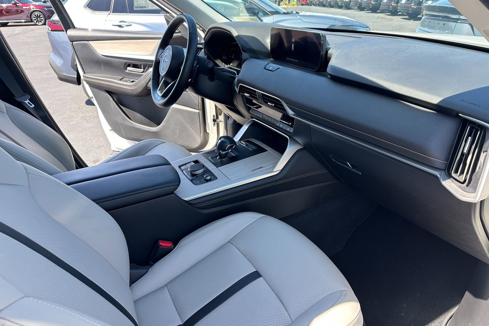 Used 2024 MAZDA CX-90 Plug-In Hybrid w/ Premium Pkg AWD/4WD image 11