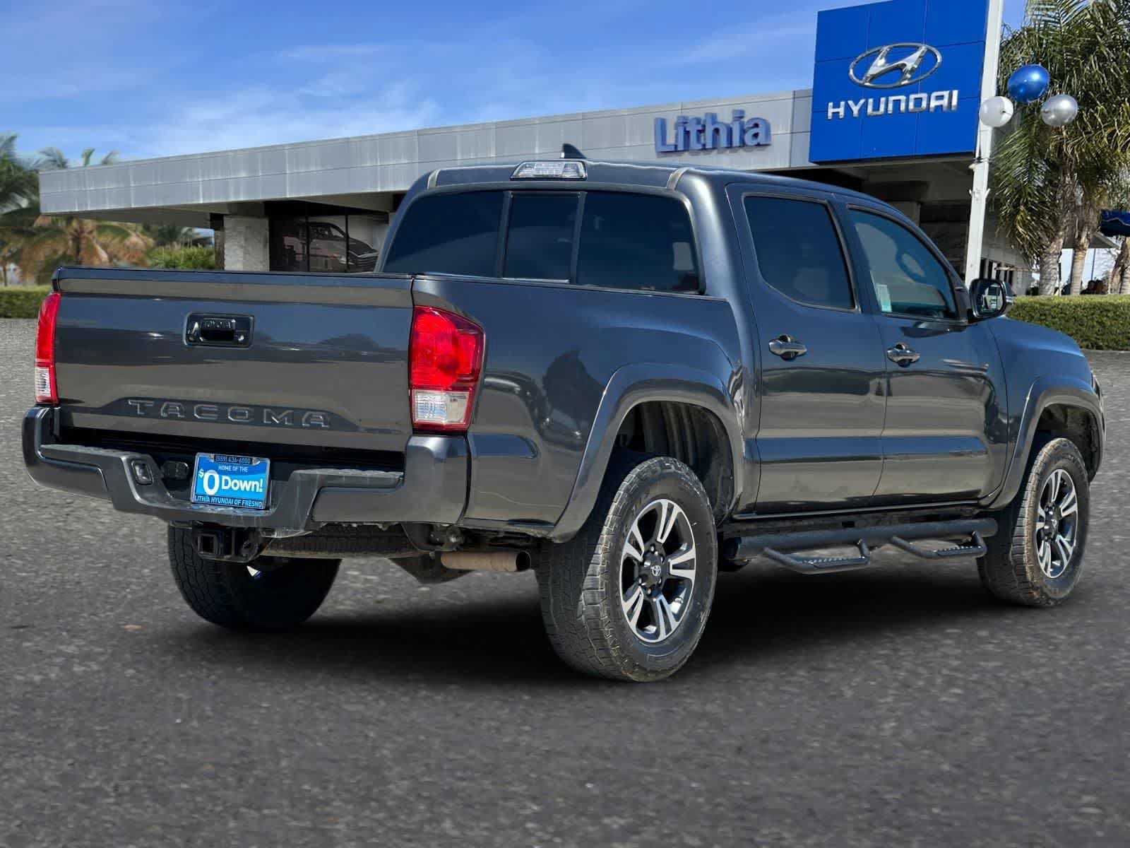 Used 2016 Toyota Tacoma TRD Sport w/ Towing Package RWD video 3