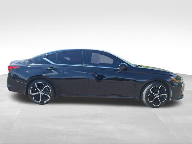 Certified 2024 Nissan Altima 2.5 SR w/ SR Premium Package FWD image 9