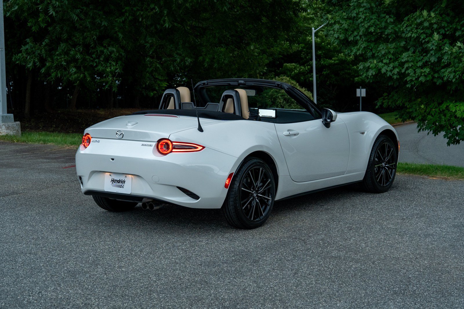 Used 2026 MAZDA MX-5 Miata Grand Touring RWD image 9