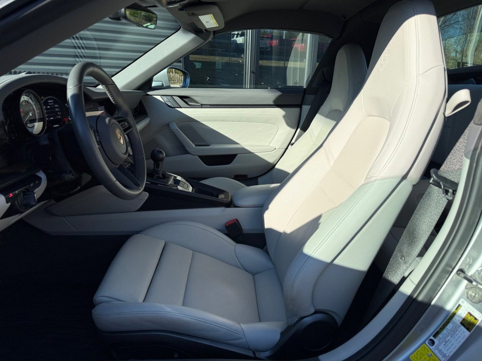 Certified 2022 Porsche 911 Targa 4 GTS image 5