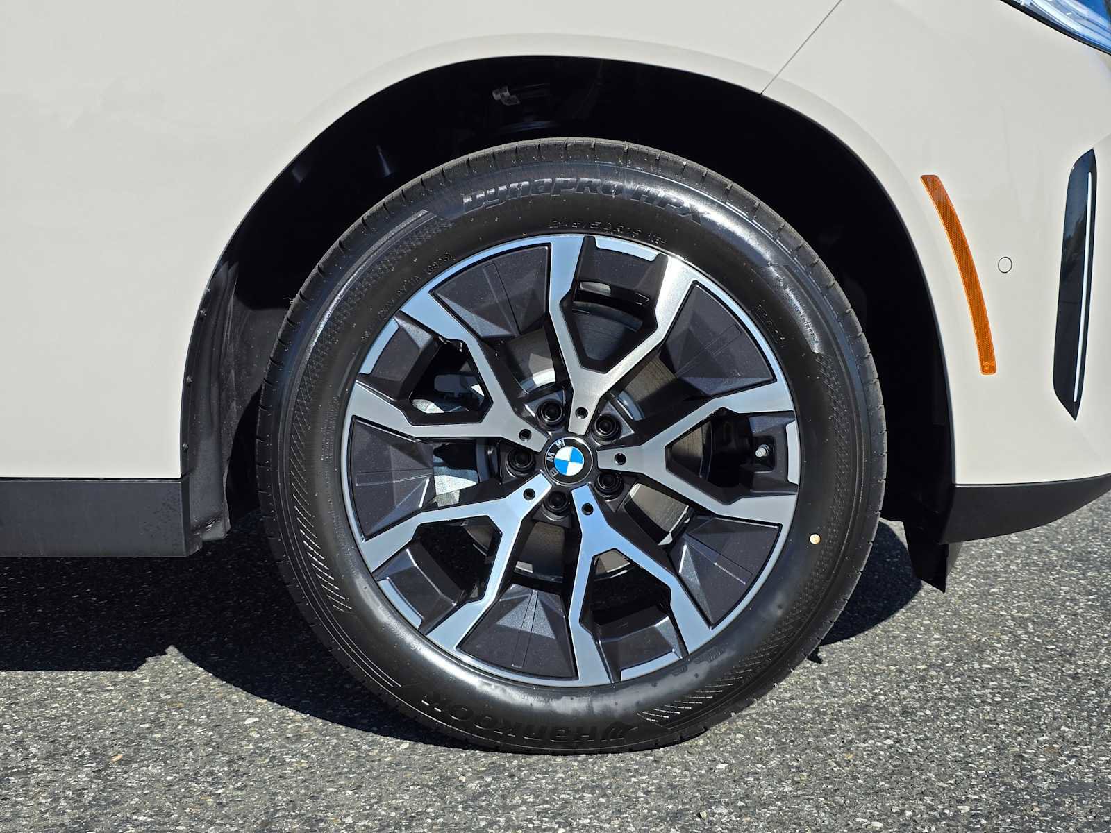 Used 2025 BMW X3 xDrive30i w/ Premium Package image 9