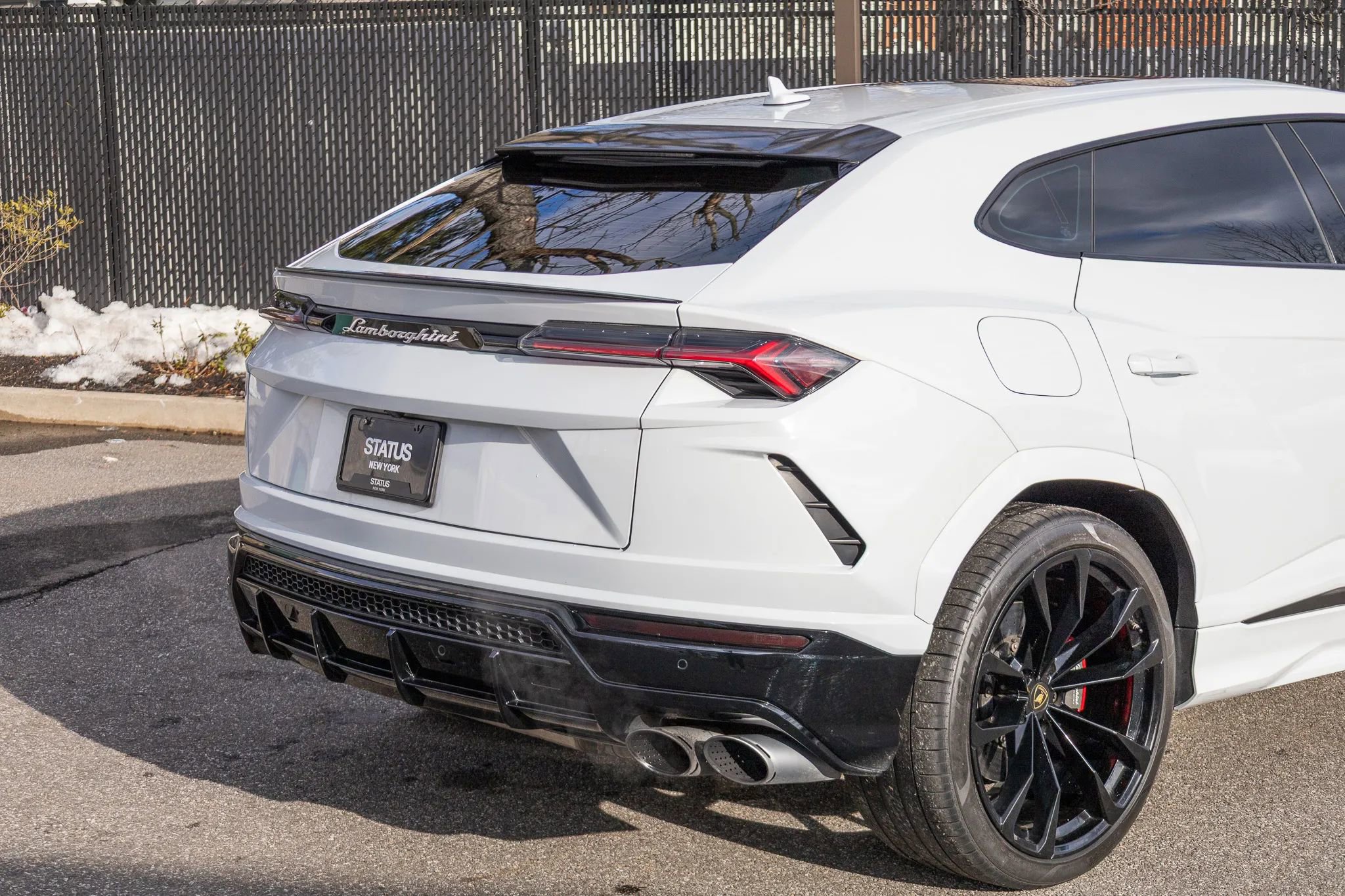 Used 2022 Lamborghini Urus image 26