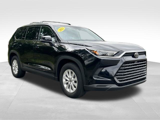 Used 2024 Toyota Grand Highlander AWD image 11