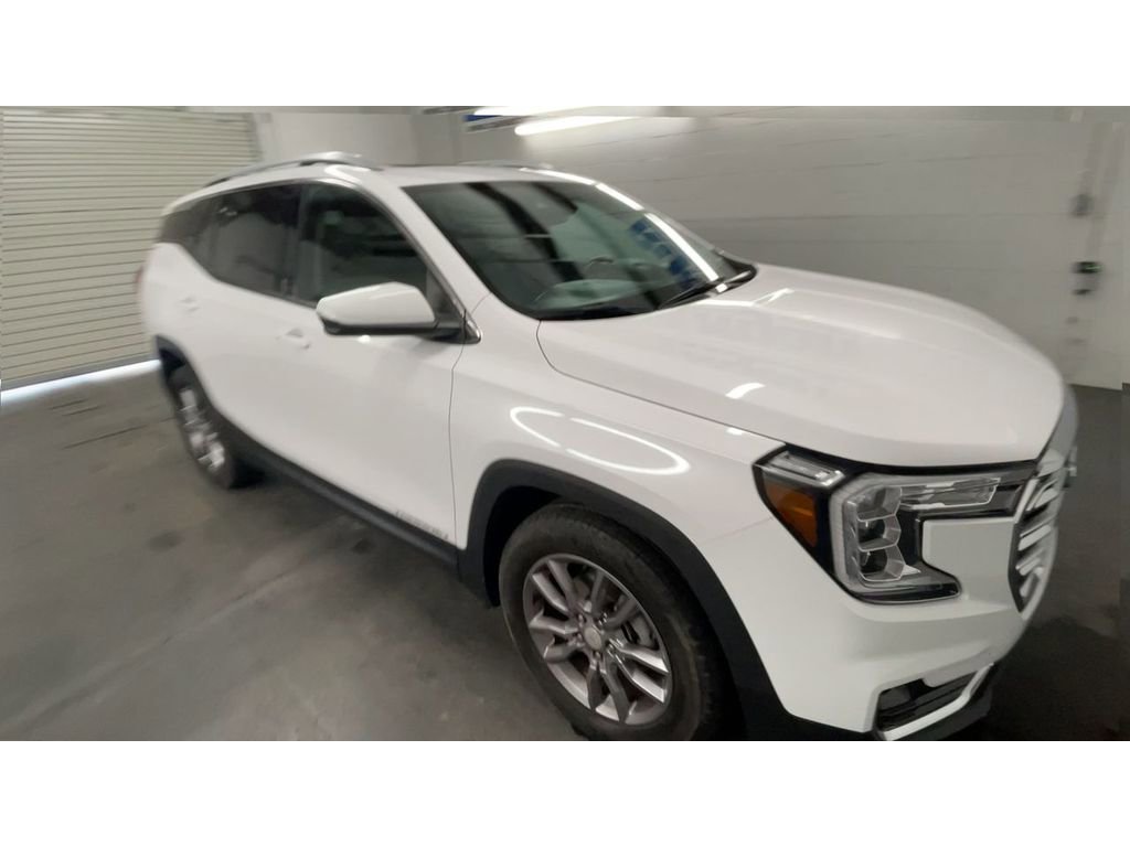 Used 2022 GMC Terrain SLT image 2