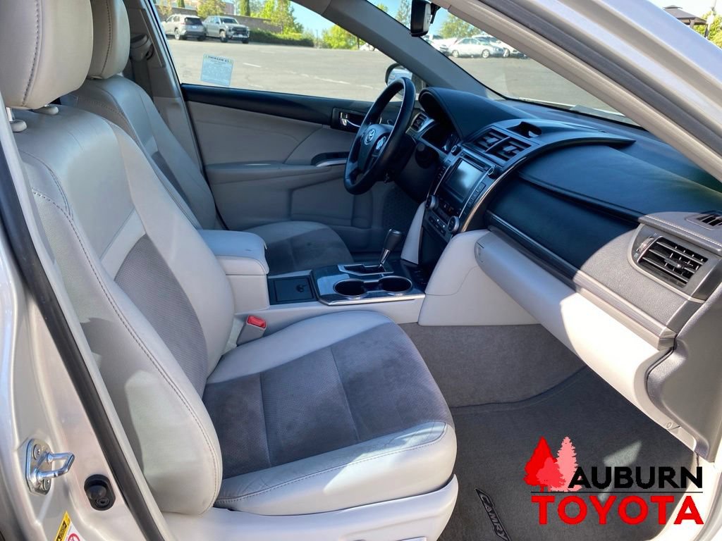 Used 2013 Toyota Camry XLE w/ Leather Pkg FWD image 12