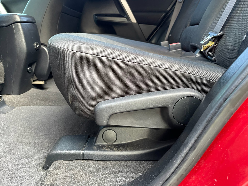 Used 2017 Toyota RAV4 LE image 18