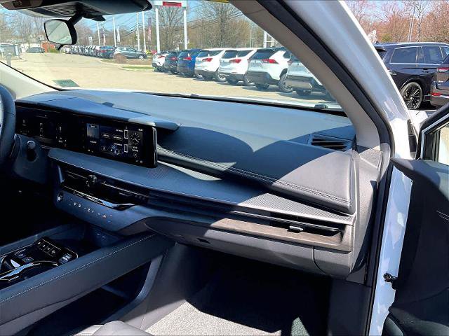 Certified 2025 Nissan Murano SV w/ Cargo Package AWD/4WD image 13