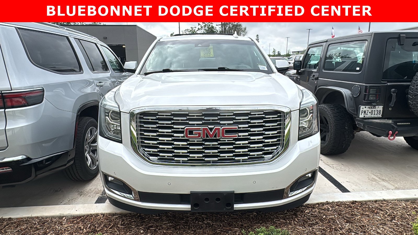 Used 2019 GMC Yukon XL Denali w/ Denali Ultimate Package AWD/4WD image 2