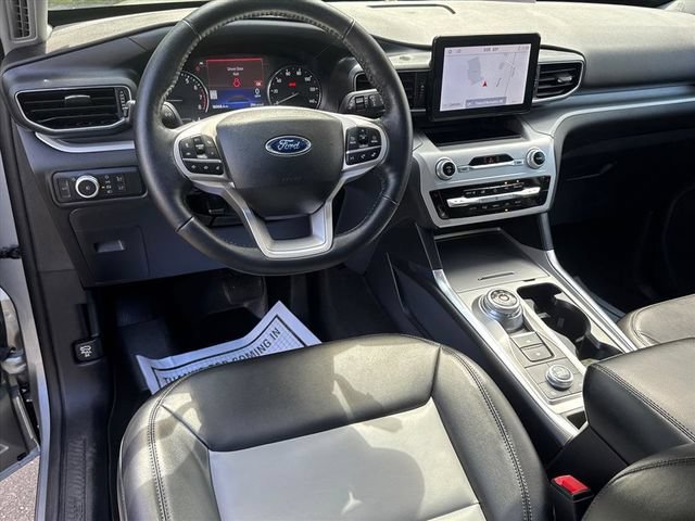 Used 2022 Ford Explorer XLT w/ Equipment Group 202A AWD/4WD image 18