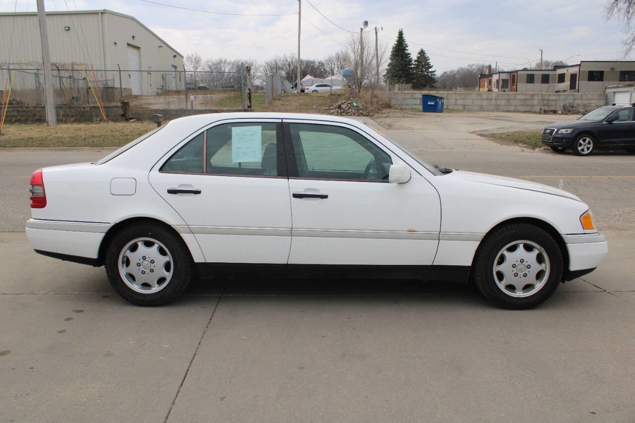 Used 1996 Mercedes-Benz C 220 Sedan image 3