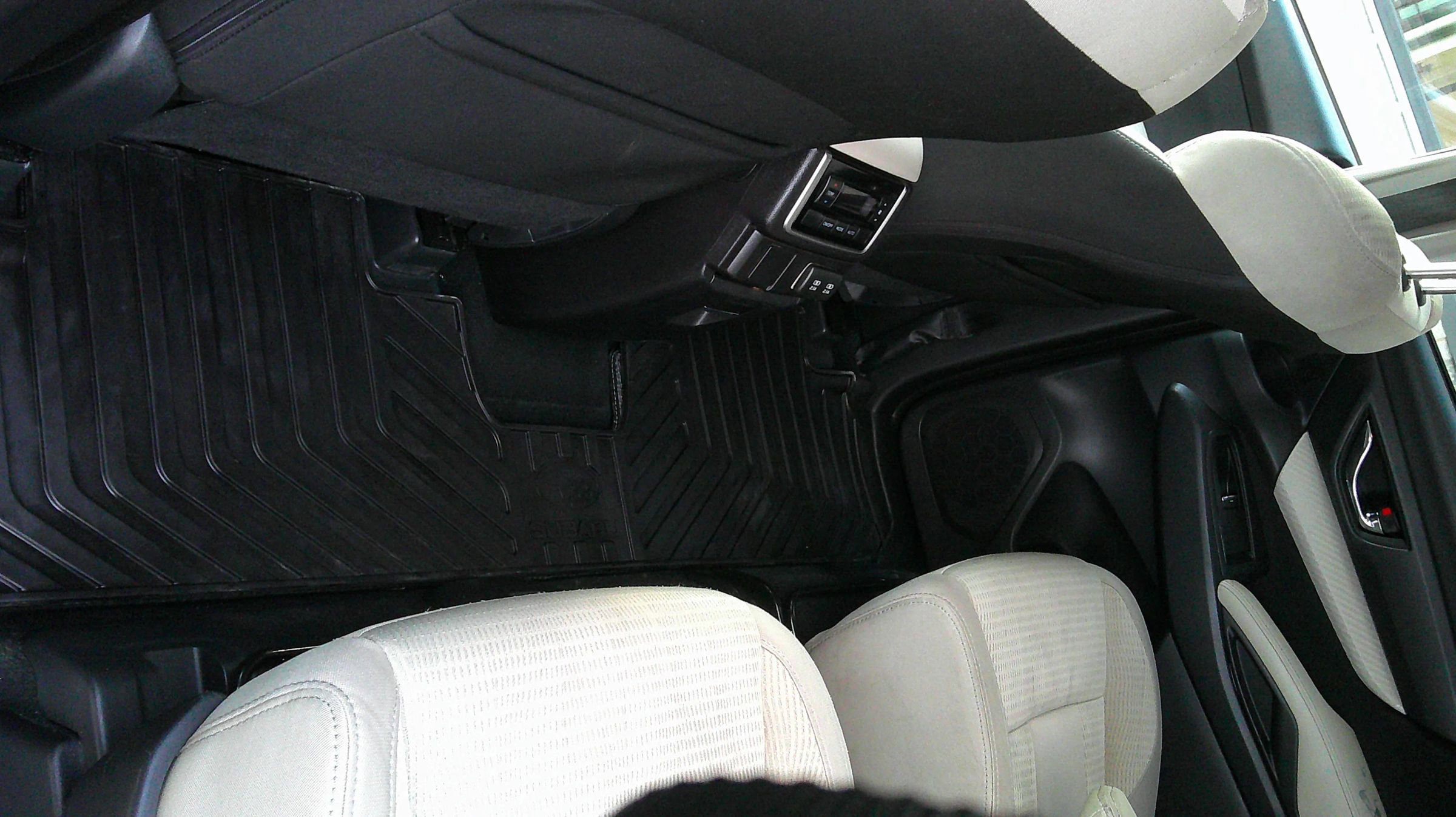 Used 2019 Subaru Ascent Premium image 24