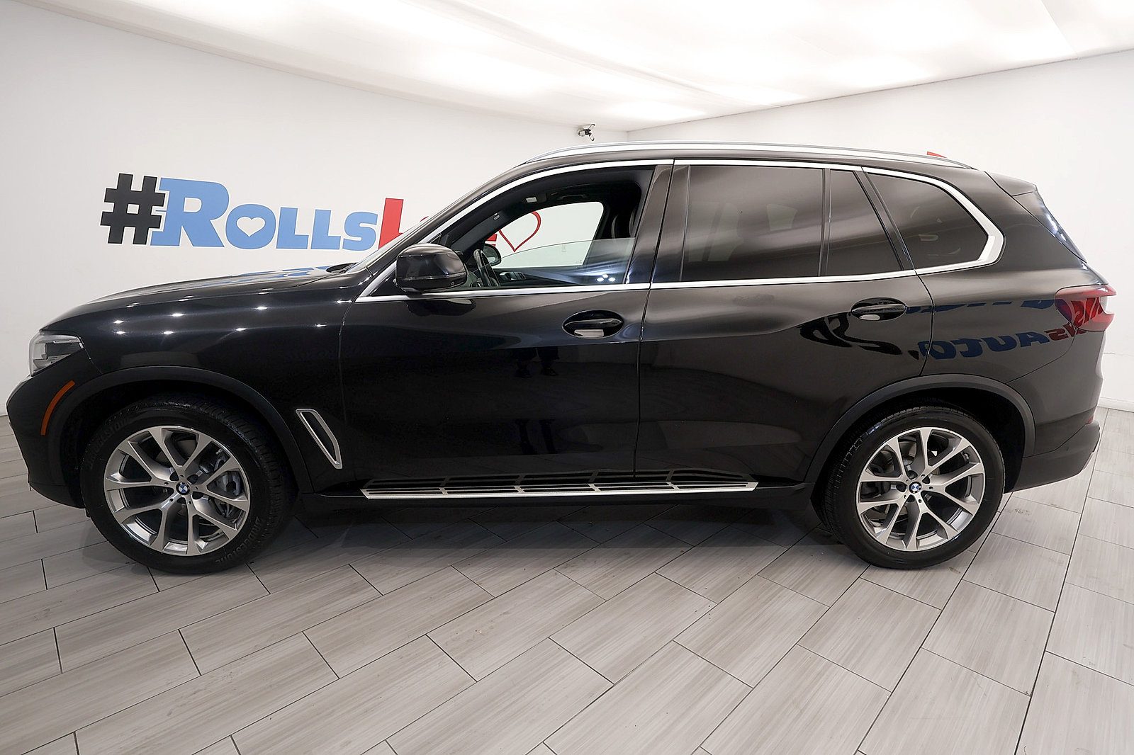 Used 2021 BMW X5 xDrive40i w/ Premium Package AWD/4WD image 2