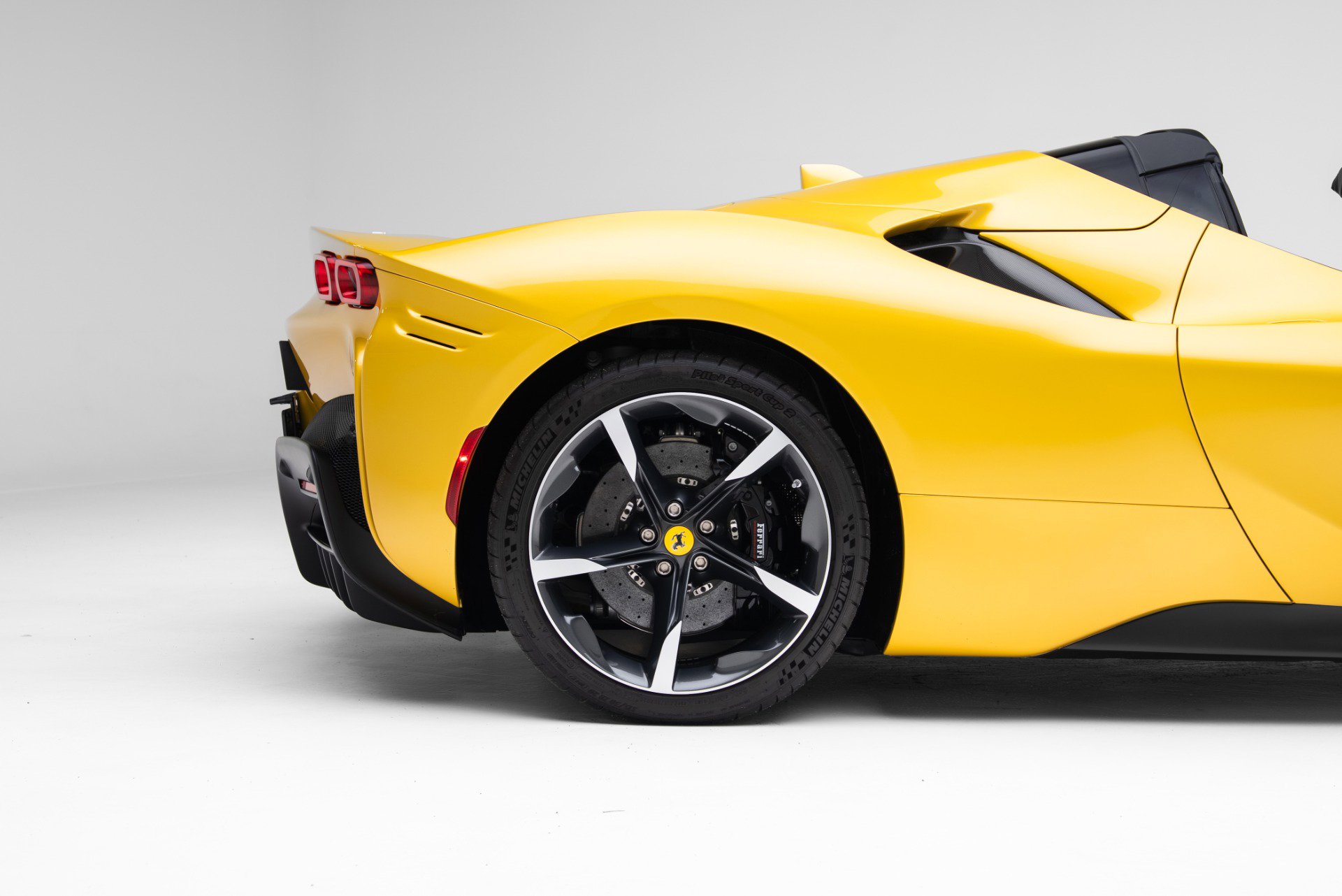 Used 2023 Ferrari SF90 Spider AWD/4WD image 39