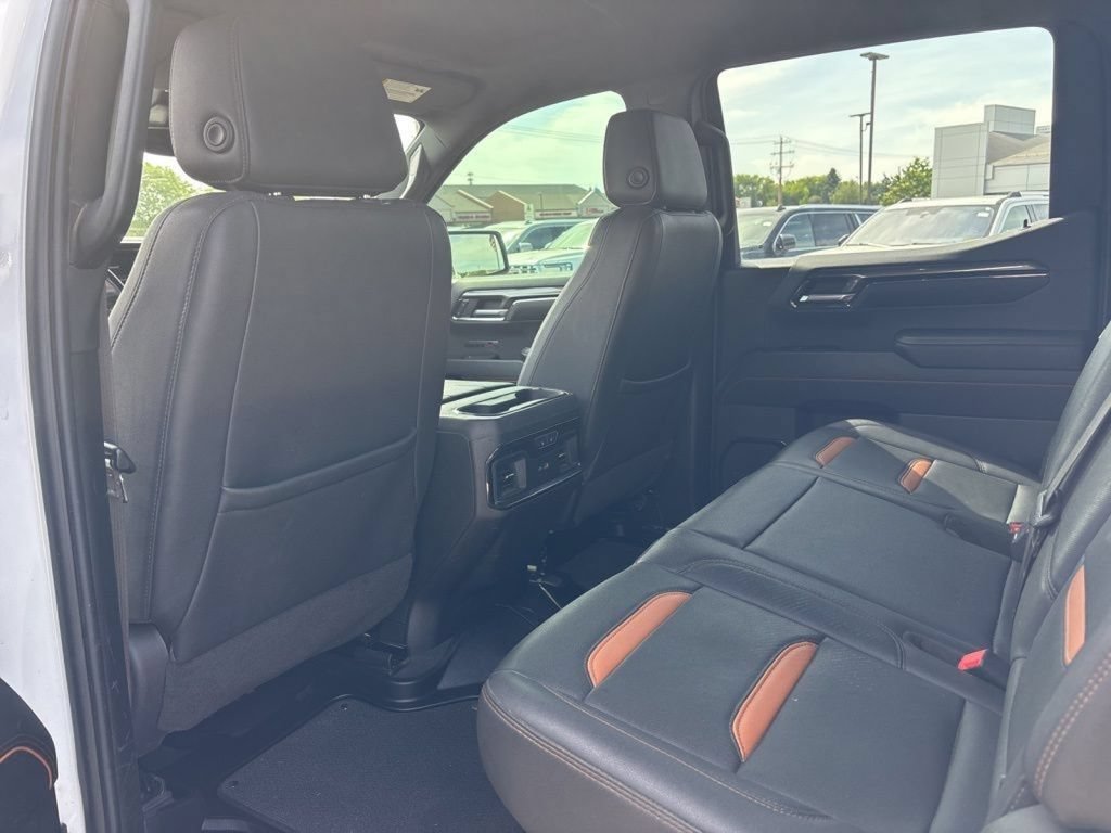 Used 2024 GMC Sierra 1500 AT4 w/ Technology Package AWD/4WD image 33