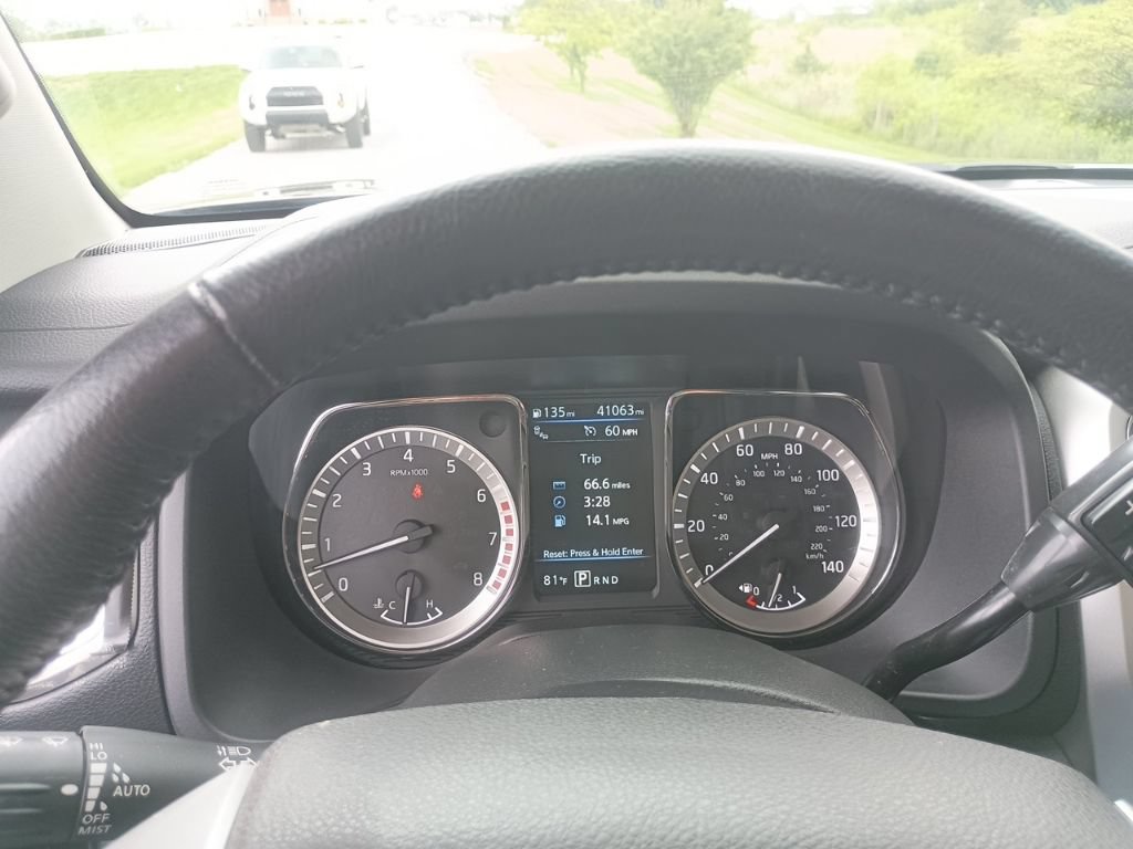 Used 2019 Nissan Titan SV w/ SV Convenience Package RWD image 10