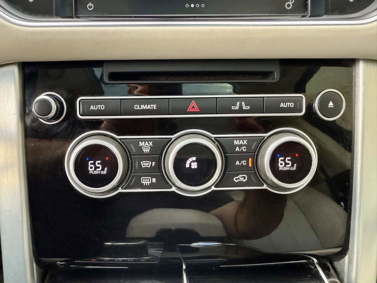 Used 2016 Land Rover Range Rover Long Wheelbase Supercharged image 65