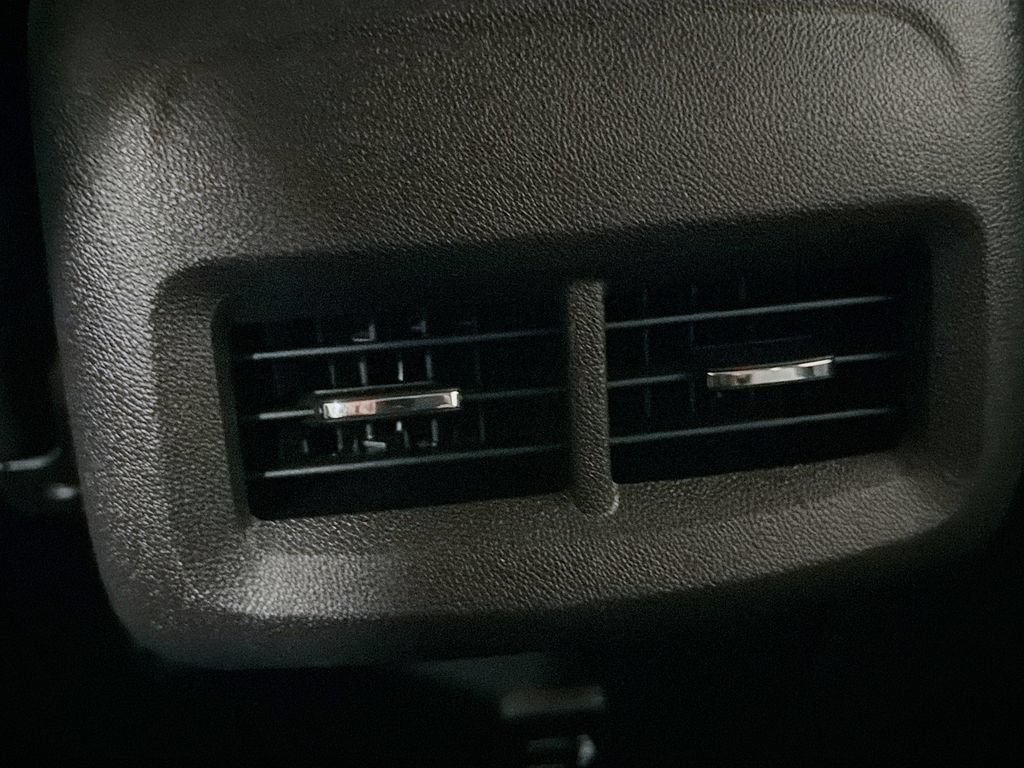Used 2021 Chevrolet Equinox LT FWD image 25