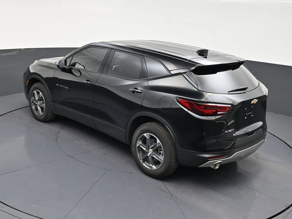 Used 2025 Chevrolet Blazer LT FWD image 14