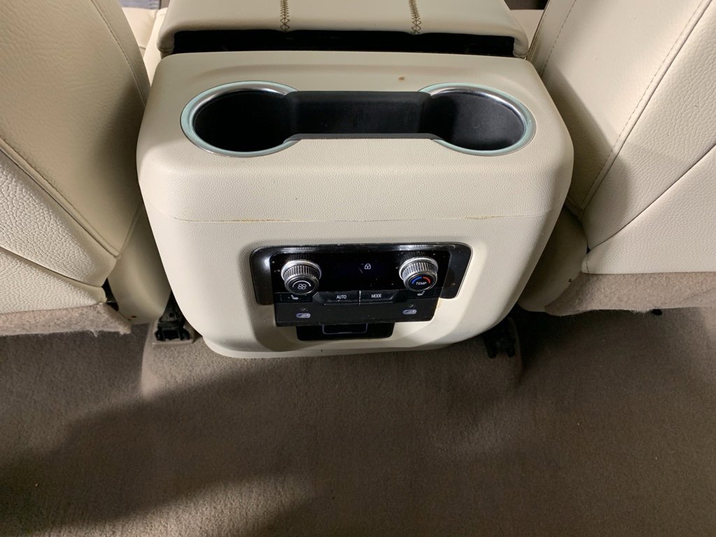 Used 2022 GMC Yukon XL Denali image 25