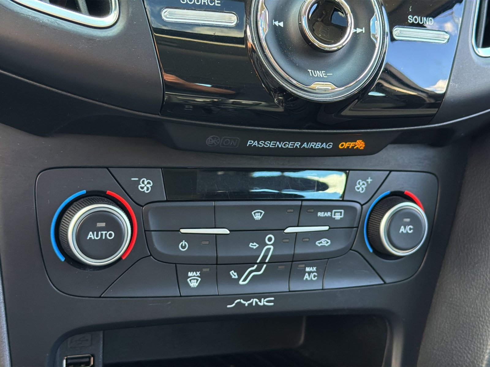 Used 2018 Ford Focus SEL FWD image 20