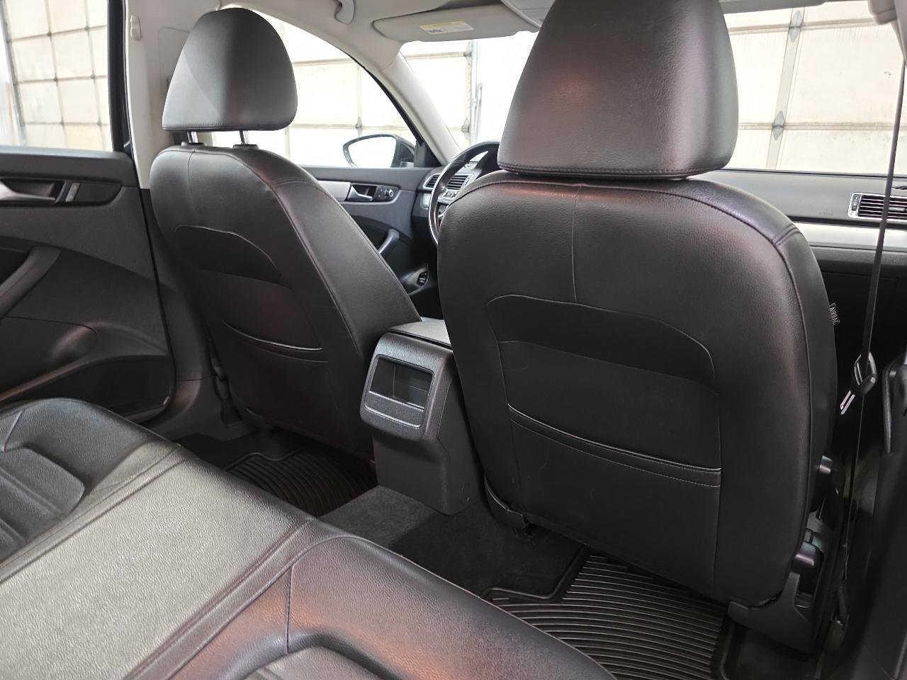 Used 2012 Volkswagen Passat 3.6 SE image 37