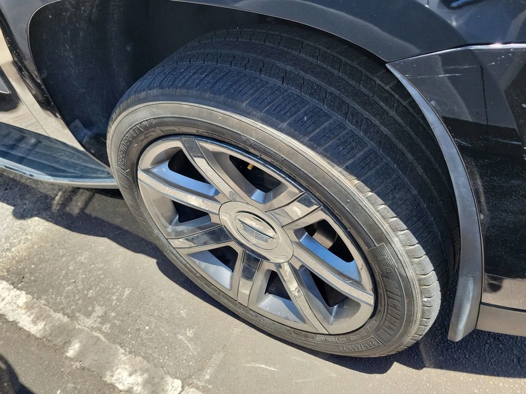 Used 2019 Cadillac Escalade Luxury RWD image 9