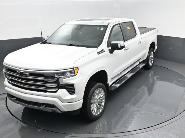 Used 2025 Chevrolet Silverado 1500 High Country w/ High Country Premium Package AWD/4WD image 24