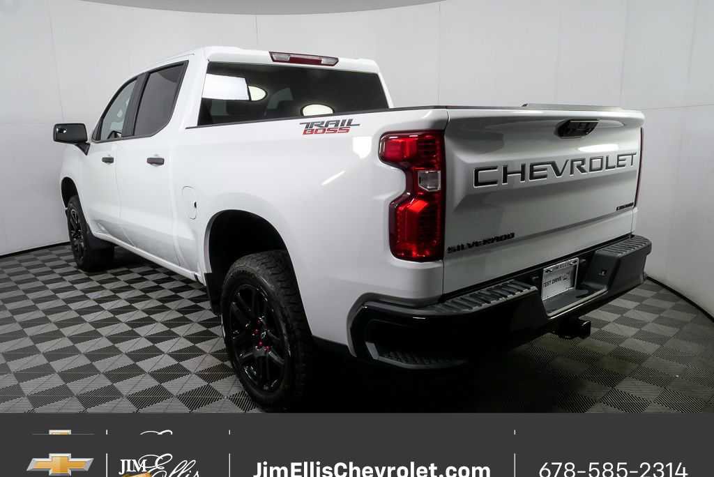 Certified 2023 Chevrolet Silverado 1500 Custom Trail Boss w/ LPO, Dark Essentials Package image 3