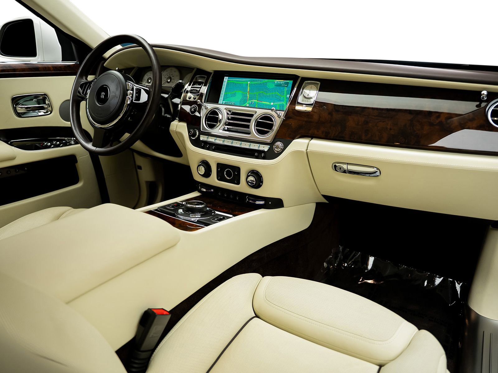 Used 2017 Rolls-Royce Ghost image 2