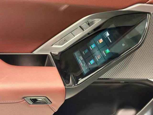 Used 2025 BMW 760i xDrive w/ Executive Package image 31