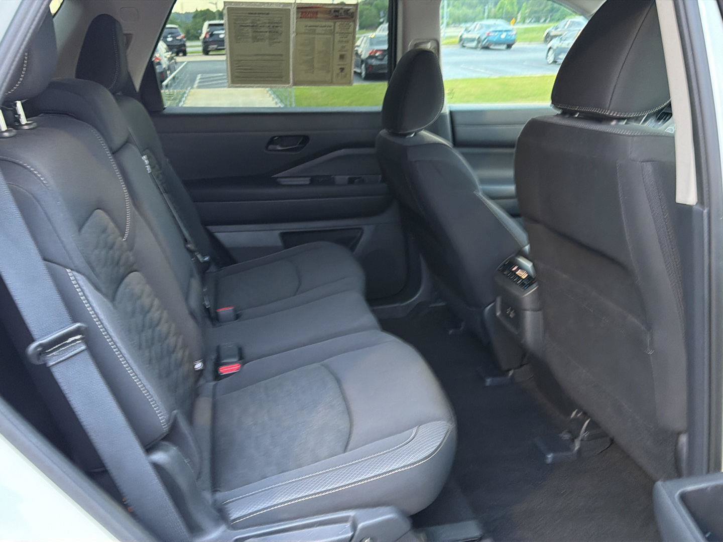 Used 2025 Nissan Pathfinder SV AWD/4WD image 12