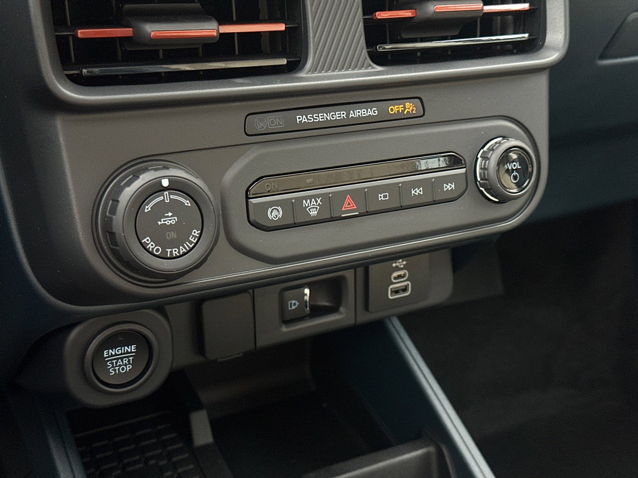 New 2025 Ford Maverick Lariat w/ 4K Tow Package image 28