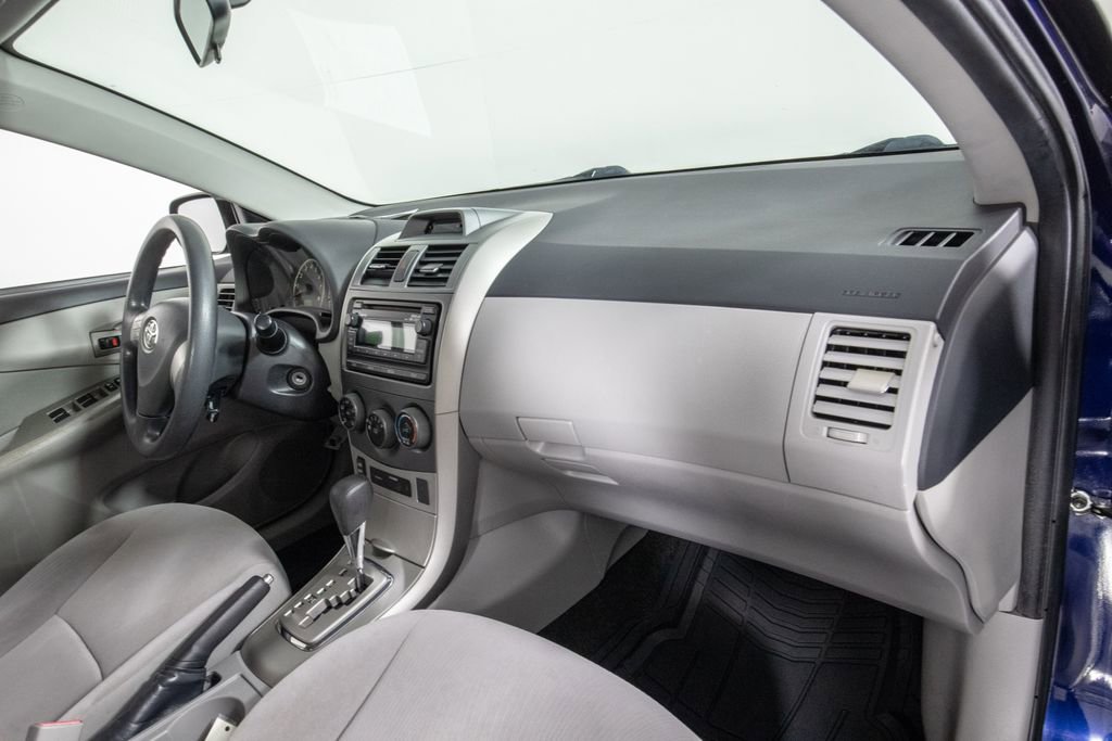Used 2012 Toyota Corolla LE FWD image 16